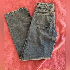 Zara Midwaist Straight jeans